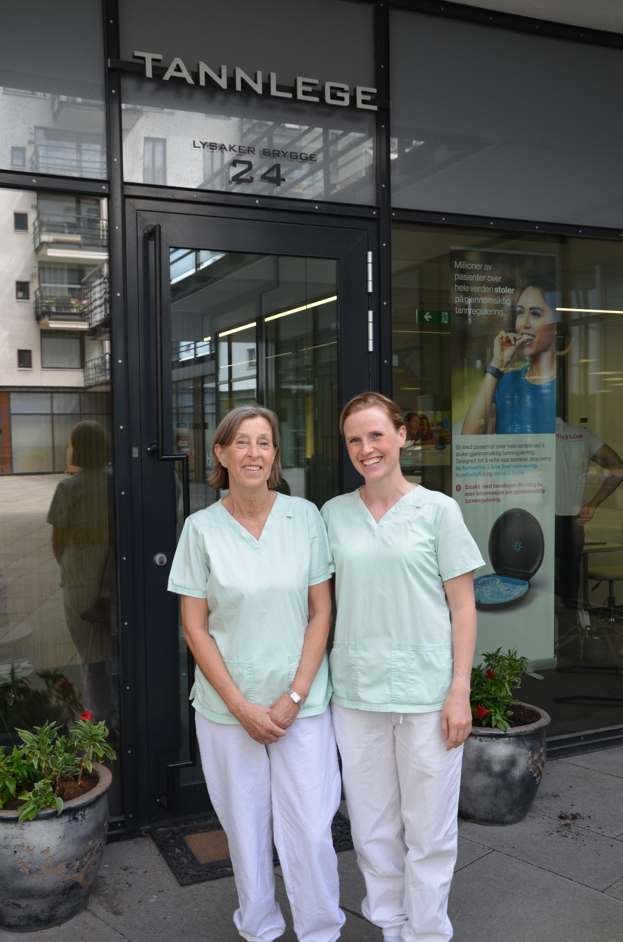 Teamet utenfor Lysaker Brygge Tannklinikk